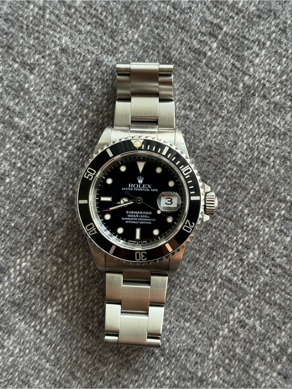 ROLEX Submariner Date 40mm Black Bezel 16610 Watch - Picture 13 of 15